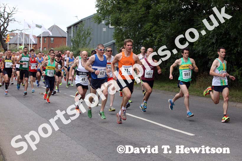 Start of the Tynedale Jelly 10 Road Race. Photo: David T. Hewitson/Sports for All Pics